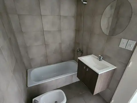 AMPLIO DEPARTAMENTO MONOAMBIENTE CON BALCON - SUM -