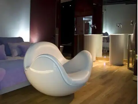 Av. Carlos Calvo  al 300