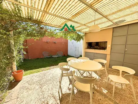 Casa en venta de 3 dormitorios en barrio Alejandro Centeno APTA CREDITO