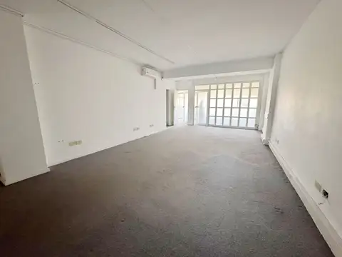 IMPORTANTE SEMIPISO DE OFICINA EN EL CORREDOR DE LA AVENIDA 9 DE JULIO