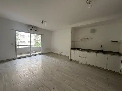 Monoambiente en Alquiler con balcón en Balvanera