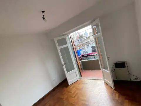 Alquiler- Independencia 4734 - Depto 3 amb con patio 