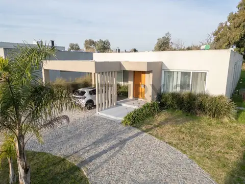 Casa en alquiler en barrio cerrado Lomas de City bell