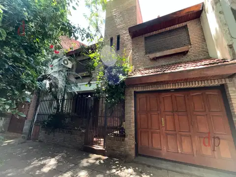 Nuñez - ALQUILER - Excelente casa 3 plantas · 5 dorm · 4 baños · cochera · patio · 230 m²