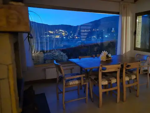 Casa 8 ambientes con 3 baños