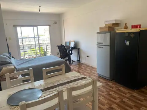 VENTA MONOAMBIENTE MONTE CASTRO CON BALCON APTO CR
