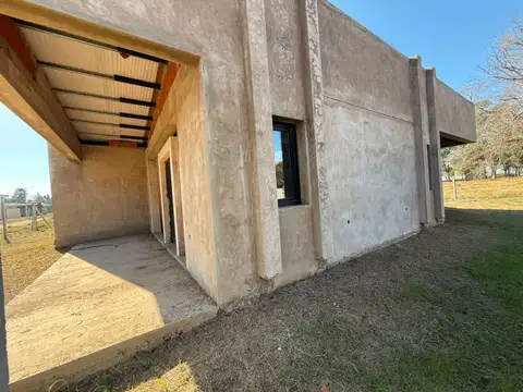 Casa quinta a terminar en Valerga y Serafini
