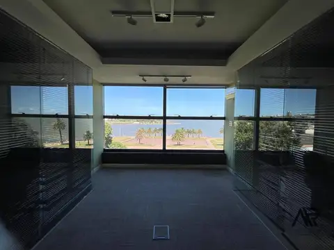 Venta oficina Rambla Parque Rodo
