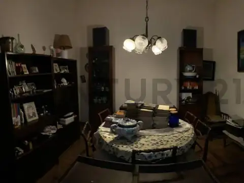 Casa 5 ambientes con 1 baño