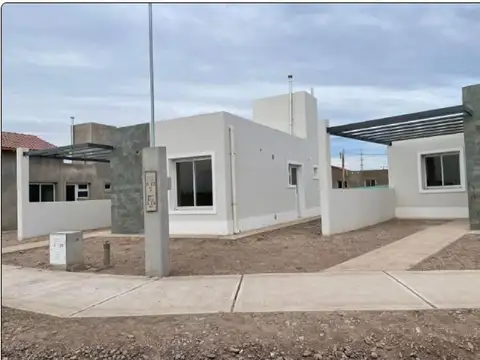 Casa 3 ambientes con 1 baño