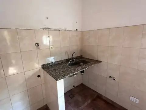 Departamento en Alquiler en Gregorio de Laferrere, $ 350.000