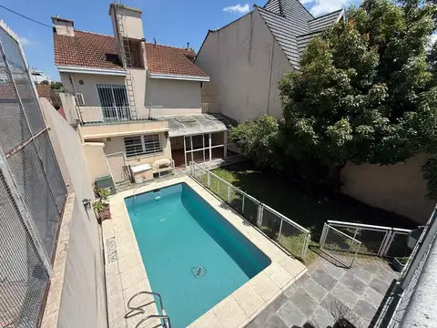 Venta casa Chalet parque pileta Banfield crédito permuta