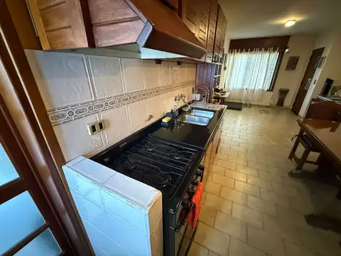 Casa 4 ambientes con 3 baños