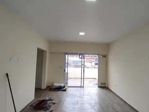 Departamento en Alquiler en Lomas Del Mirador, $ 830.000