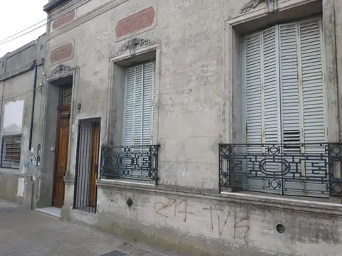 TIPO CASA AL FRENTE EN EXCELENTE UBICACIÓN!!!! 