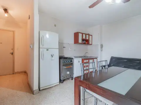 VENTA. DEPTO. 3 AMBIENTES. BALCÓN. PARQUE PATRICIOS.