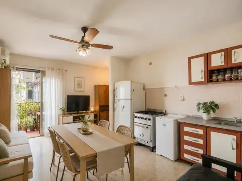 VENTA. DEPTO. 3 AMBIENTES. BALCÓN. PARQUE PATRICIOS.