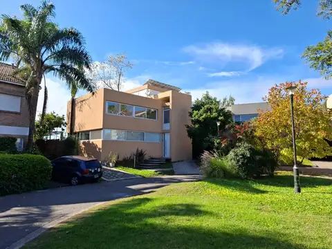 Casa en Alquiler en Barrancas S.Isidro, USD 3.500