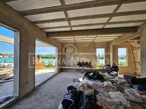 Casa 5 ambientes con 6 baños