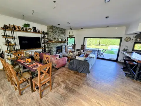 Casa 4 ambientes con 3 baños