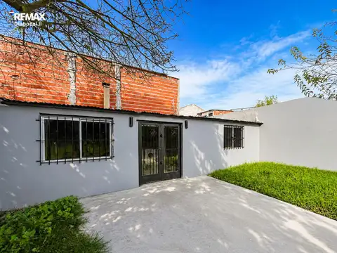 Casa 4 ambientes con 2 baños