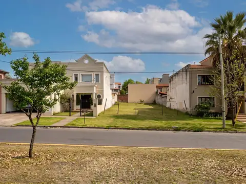Terreno en venta 440 m2 Grand Bourg Salta Capital