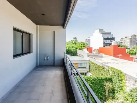 Venta. Apto Profesional. Departamento 2 ambientes. Frente. Balcon Terraza. COCHERA. Villa Ortúz...