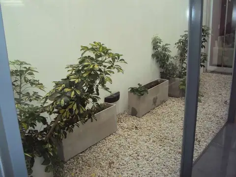 Vendo Dto 2 ambiente , SUM completamente equipado, baños, parrilla. freezer muy bueno