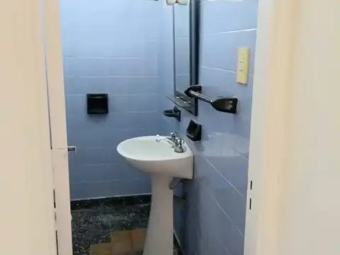 Venta depto 2 amb con balcón y terraza