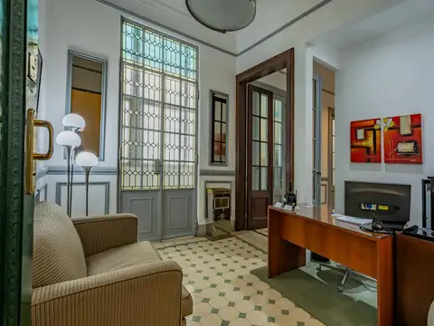 Gran  depto. / oficina de 4 ambientes reciclado | apto profesional