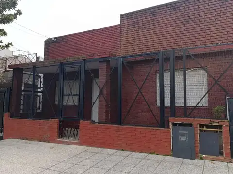 Tipo casa FRENTE, 3 Amb. Terraza