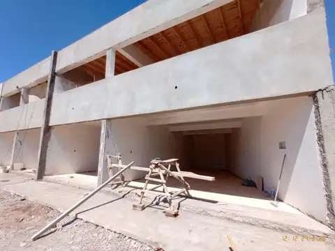 VENTA LOCAL COMERCIAL EN POZO GUAYMALLEN