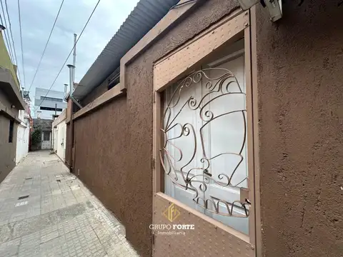 Depto Tipo Casa en Alquiler en Alberdi, $ 750.000