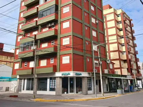 Frias 100, Piso 7