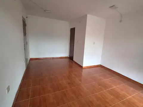 Local en Alquiler en Villa Gobernador Galvez, $ 310.000
