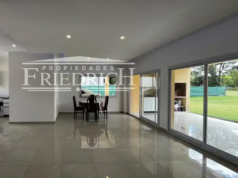 Casa en Venta en El Nacional Club De Campo, USD 199.000