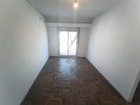 Remedios 3600, Piso 2