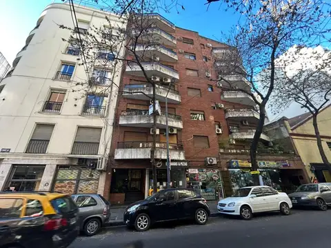 Venta 2 ambientes con patio Recoleta Barrio Norte