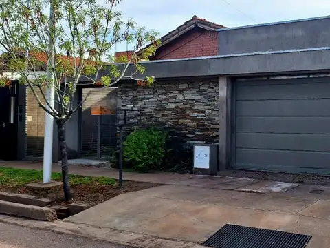 Natania 47 . Luzuriaga