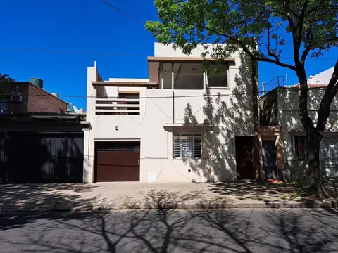 Casa 3 dormitorios - Cochera - Dos Plantas - Republica de la Sexta - Permuta