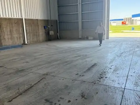 Alquiler Galpon en parque Micropi de 900 metros