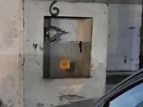 OPENHOUSE inmobiliaria Vende Cochera en la Galería  Tonsa del centro Mendocino.