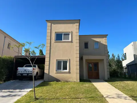 Venta Casa 5 amb. 550 M2 c/Piscina barrio Los Castaños Nordelta Tigre
