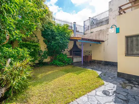 Venta Casa 4 dorm  jardín y cochera Colegiales 