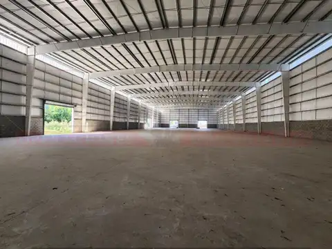 EXCELENTE NAVE DE 3500 M² EN EL PARQUE INDUSTRIAL DE MERLO