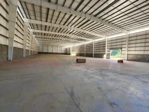 EXCELENTE NAVE DE 3500 M² EN EL PARQUE INDUSTRIAL DE MERLO
