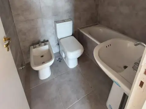 VENTA MONOAMBIENTE CON BALCON ALQUILADO