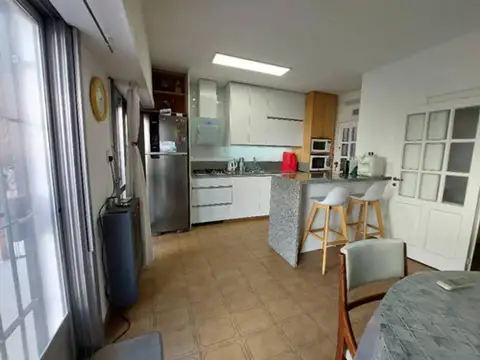 Casa 5 ambientes con 2 baños