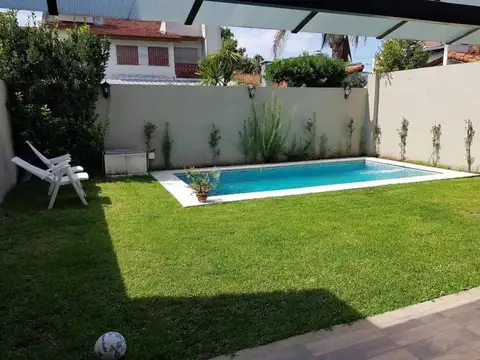 Casa 7 ambientes con 5 baños