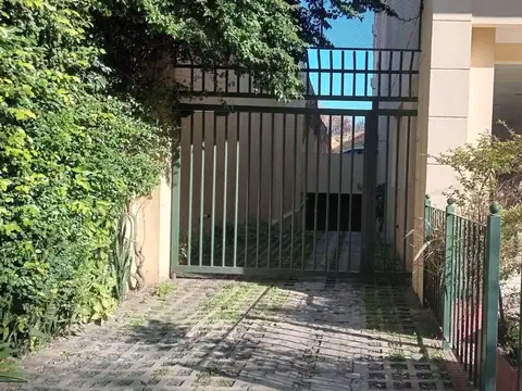 Venta de cochera cubierta excelente ubicacion San Fernando